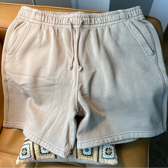 Abercrombie & Fitch Tan Fleece Relaxed Shorts Men’s Large NWT - Picture 3 of 12